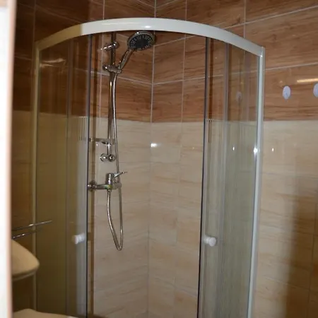 Halaszcsarda Etterem Es Panzio Galambok