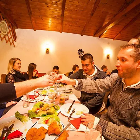 Bed & Breakfast Halaszcsarda Etterem Es Panzio