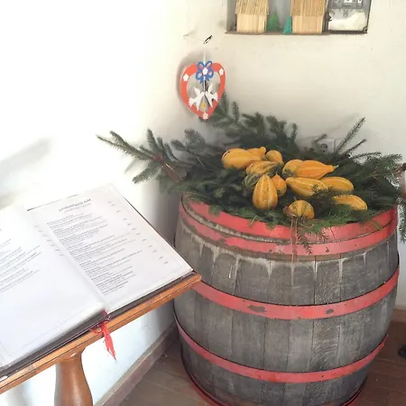 Halaszcsarda Etterem Es Panzio Galambok